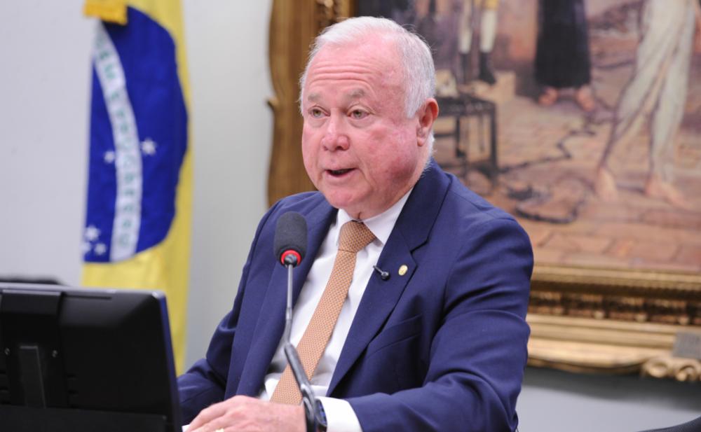 Votação da PEC da escala 6×1 é adiada após pedido de vista
